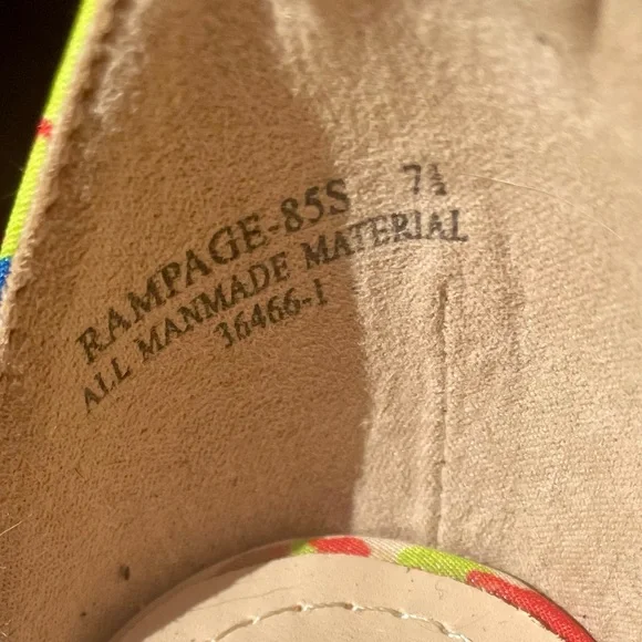 BAMBOO Rampage Colorful Abstract Heels - Picture 5 of 6